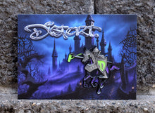 Distort Knight Pin